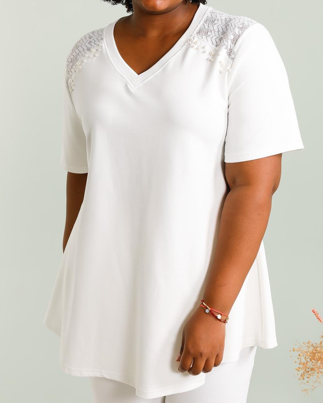 Tunique blanche boheme col v et manches courtes