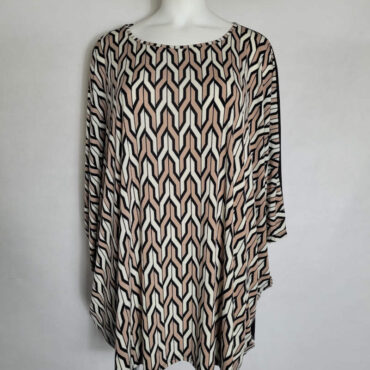 Top grande taille oversize très ample avec motif graphique dans les ton de beige manches courtes et dos uni noir