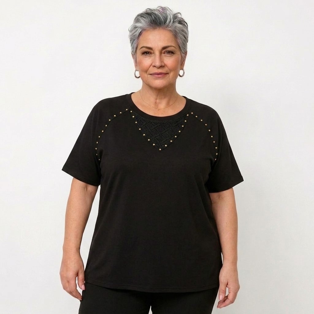 Debardeur femme ample Porté par une femme de 60 ans et plus