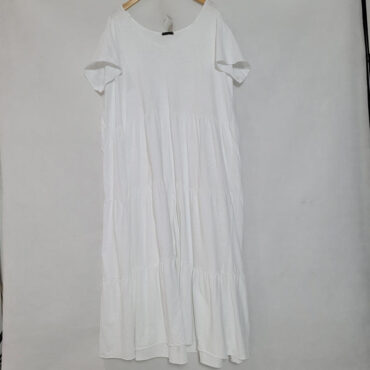 robe tee shirt oversize longue en coton manches courtes et coupe évasée, parfaite pour l'été, robe blanche grande taille disponible. Du 46 au 58
