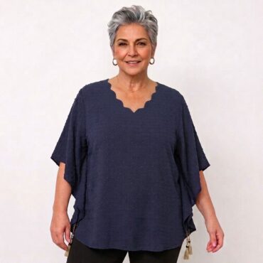 Blouse femme grande taille chic porté par senior de plus de 60ans