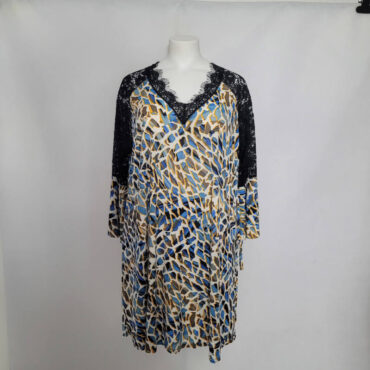 tunique robe grande taille Son tissu fluide et agréable à porter vous accompagnera tout au long de la journée son motif animal est moderne doté de manches en dentelle 3/4