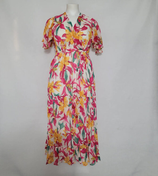 robe longue champetre voile floral, manches courtes et col V avec un lien pour marquer la taille