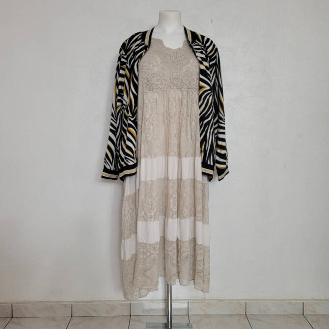 ensemble pour mariage grande taille robe dentelle beige et bombers animal