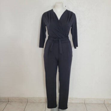 combinaison femme noir classe manches courte fluide avec col cache coeur