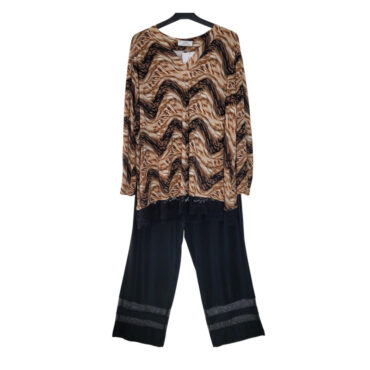 tailleur ensemble pantalon pour mariage grande taille cette fluide tenue pantalon palazzo et tunique animal est  parfaite pour assister à une ceremonie femme ronde pantalon 