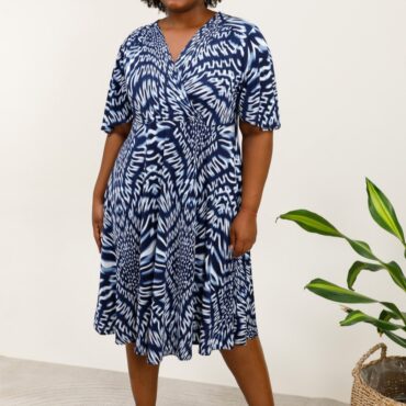 Tenue ceremonie pour mariage grande taille femme Les règles d'or des tenue ceremonie grande taille femme chic et flatteuse