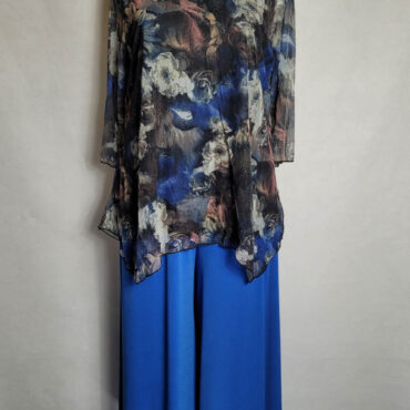 tenue mariage pour femme ronde. composé d'un ensemble pantalon tunique grande taille les ton de bleu. . Tenues élégantes pour femmes rondes, parfaites pour invité mariage