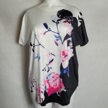 t shirt femme manche courte avec imprimé floral original sa matière fluide qui met en valeur les rondeurs tee shirts originaux .Vetement femme grande taille ronde