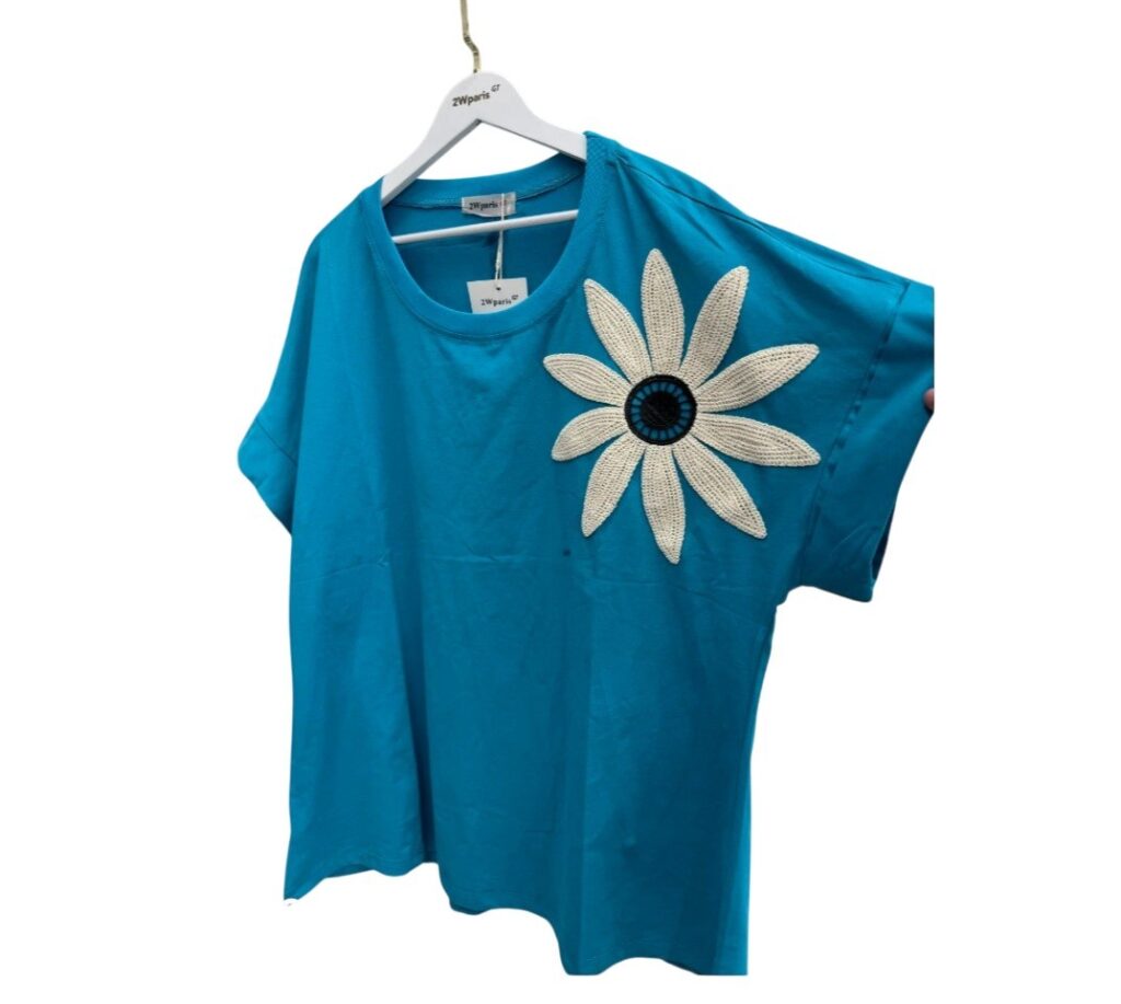 t shirt femme manche courte avec imprimé floral original sa matière fluide qui met en valeur les rondeurs tee shirts originaux .Vetement femme grande taille ronde