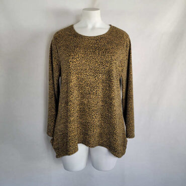 pull imprime leopard femme grande taille couleur moutarde col rond et manches longues