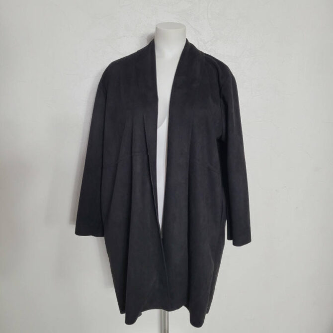 veste longue pour femme ronde. blazer femme long noir​