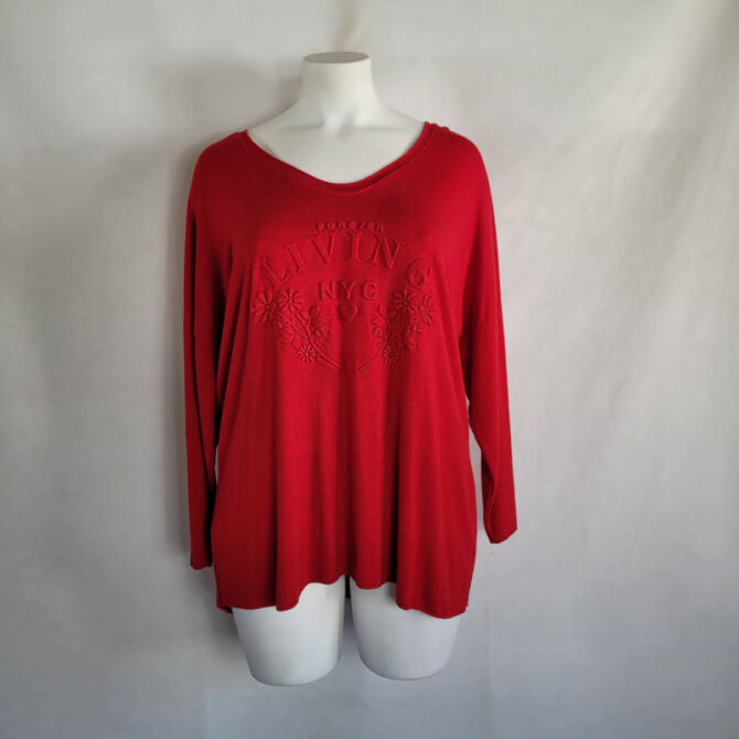 pull col v femme rouge pour femme forte coupe droite et manches longues