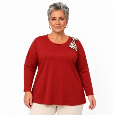 tee shirt femme grande taille route porté par senior
