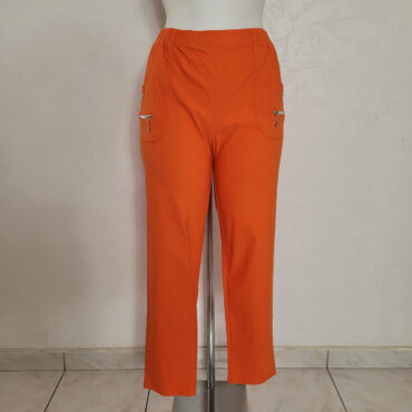 pantalon droit femme taille haute ceinture élastique confectionné dans une matière extensible confortable, il offre un bon maintien sans être oppressant. couleur orange Polyvalent: Il peut être porté avec différents types de hauts : crop tops, t-shirts rentrés, chemises boutonnées ou blouses fluides conviens pour senior . vêtements originaux femme grande taille