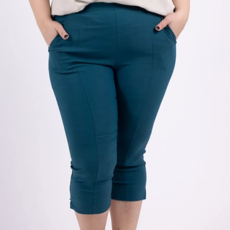 bermuda femme grande taille fluide rouge avec taille élastique parfait pour un look chic et moderne en été | Femme magasin de vêtements pour personnes âgées 