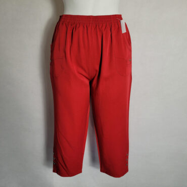 bermuda femme grande taille fluide rouge avec taille élastique parfait pour un look chic et moderne en été