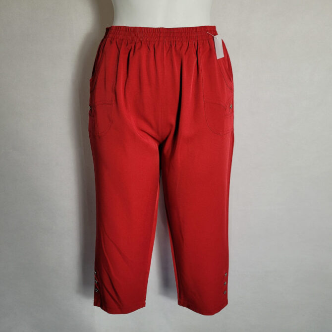 bermuda femme grande taille fluide rouge avec taille élastique parfait pour un look chic et moderne en été