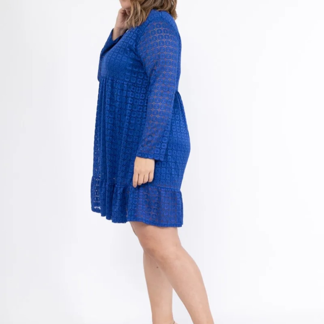 Robe évasée fluide femme ronde à dentelle col V et manches 44 à 60