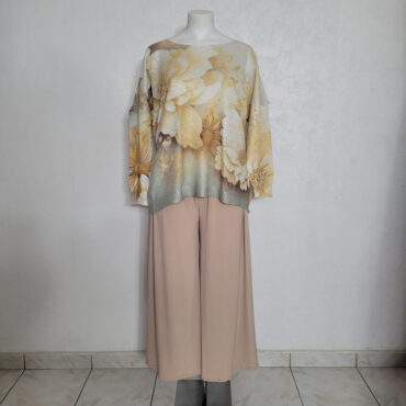 ensemble 2 pièces femme chic avec pull fin et pantalon large beige