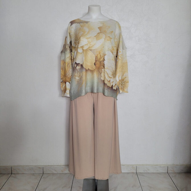ensemble 2 pièces femme chic avec pull fin et pantalon large beige