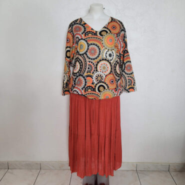 Idee look hiver pull original et longue jupe bohème femme granfde taille